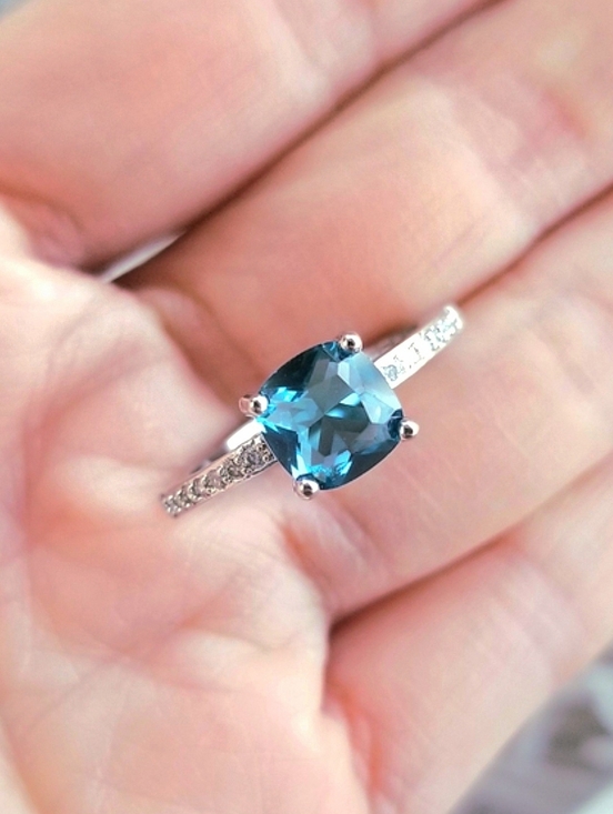 BohemianMermaid Jewelry - 💎NEW💎 BLUE SAPPHIRE RING